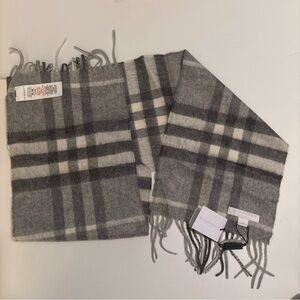 Burberry Gray and White Children's Scarf